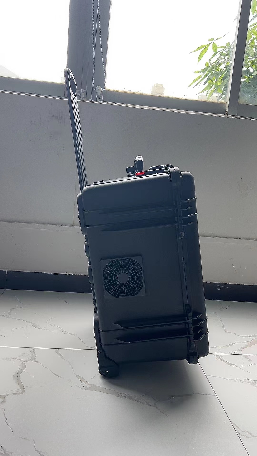 盐津手拉箱型移动通信干扰器